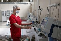 Máy thở dành cho điều trị Covid-19 tại Nga. Ảnh: Tass.