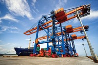 Giá cước vận tải biển nội địa của nhiều tuyến hiện tăng gấp đôi so với thời điểm đầu năm.