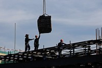 Hoạt động thi công xây lắp trong quý III/2021 gần như bị đình trệ vì Covid-19.