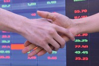 Thông tin về M&A thường giúp giá cổ phiếu bật tăng, dù chưa được kiểm chứng.