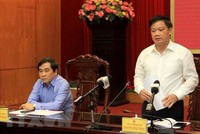 Chủ tịch UBND tỉnh, Trưởng Ban Chỉ đạo phòng, chống dịch COVID-19 tỉnh Thái Bình Nguyễn Khắc Thận phát biểu tại cuộc họp. (Ảnh: Thế Duyệt/TTXVN).