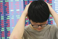 Cẩn trọng với hàng đầu cơ