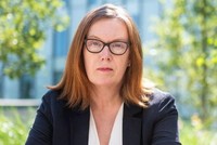 Giáo sư Đại học Oxford Dame Sarah Gilbert, nhà khoa học Anh được coi là "mẹ đẻ" vaccine AstraZeneca/Oxford (Ảnh: Reuters).