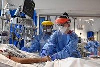 Làn sóng Omicron được cho là đang hạ nhiệt tại Anh (Ảnh: PA).