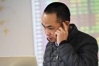 Đà thắng thế của dòng tiền song hành với lượng nhà đầu tư mới quá lớn bắt đầu lệch hướng, chuyển sang xu thế đầu cơ mạnh mẽ.