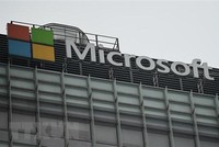 Biểu tượng Microsoft tại một tòa nhà ở Bắc Kinh, Trung Quốc. (Ảnh: AFP/TTXVN).