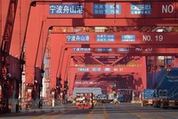 Quang cảnh cảng hàng hóa tại Ninh Ba, tỉnh Chiết Giang, Trung Quốc, ngày 19/2/2021. (Ảnh: THX/TTXVN).