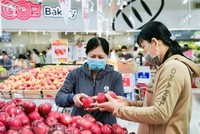 Người dân mua sắm hàng tết tại siêu thị GO! Cần Thơ. (Ảnh minh họa: Thanh Liêm/TTXVN).