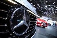 Mercedes-Benz bị phạt 20,2 tỷ won (16,87 triệu USD). (Nguồn: Reuters).
