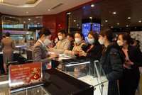 Đông đảo khách hàng tới tham quan và mua sắm tại Showroom FJC.