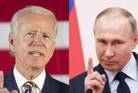 Tổng thống Mỹ Joe Biden (trái) và Tổng thống Nga Vladimir Putin. Ảnh: AFP.