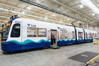 Một đoàn tàu đường sắt nhẹ do Siemen chế tạo.