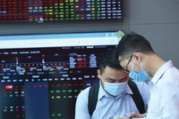 Thị trường chứng khoán tiếp tục được bổ sung lượng vốn đầu tư mới, nhưng cũng chịu áp lực rút vốn.