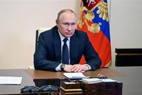 Tổng thống Nga Vladimir Putin chủ trì cuộc họp Hội đồng an ninh Nga tại Moskva, ngày 3/3/2022. (Ảnh: AFP/TTXVN).