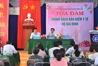 Tọa đàm chính sách BHYT hộ gia đình tại xã Vang Quới Đông huyện Bình Đại.