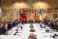 Phái đoàn Nga, Ukraine đàm phán tại Thổ Nhĩ Kỳ ngày 29/3 (Ảnh: Getty).