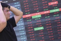 Ngã đau khi đu theo tin đồn 