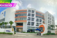 Cổng trường dẫn vào tòa nhà khối Tiểu học Phenikaa.