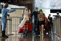 Hành khách tại sân bay quốc tế Changi của Singapore. (Ảnh: Reuters).
