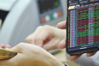 Dòng tiền dài hạn thế chân tiền FOMO