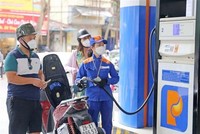 Một cây xăng trên phố Trần Hưng Đạo (Hà Nội). (Ảnh: Trần Việt/TTXVN).