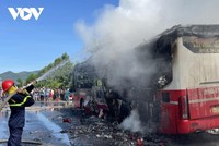 Hiện trường vụ cháy xe khách tại Phú Yên.