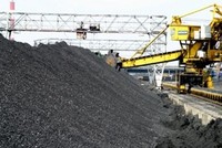 Giá xăng dầu, than đá, khí đốt...leo thang tiếp tục tác động tiêu cực đến hoạt động sản xuất trong nước nửa cuối năm 2022.