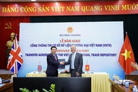 Bộ trưởng Công thương Nguyễn Hồng Diên tại buổi lễ tiếp nhận Cổng thông tin cơ sở dữ liệu thương mại cho Việt Nam từ Vương quốc Anh.