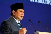 Bộ trưởng Quốc phòng Indonesia Prabowo Subianto phát biểu tại Đối thoại Shangri La 2022. Nguồn: CNA.