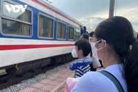 Đường sắt tổ chức chạy nhiều tàu trên các tuyến phục vụ hành khách đi lại dịp nghỉ lễ Quốc khánh 2/9.