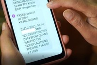 Người lao động được chi trả tiền hỗ trợ từ nguồn kết dư Quỹ bảo hiểm thất nghiệp. (Ảnh:PV/Vietnam+).