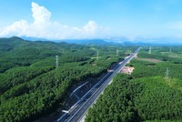 Sắp khánh thành cao tốc Vân Đồn – Móng Cái có hệ thống chiếu sáng hiện đại nhất Việt Nam