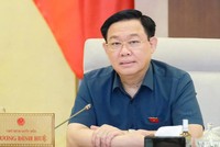 Chủ tịch Quốc hội Vương Đình Huệ phát biểu tại phiên họp.