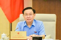 Chủ tịch Quốc hội Vương Đình Huệ phát biểu tại phiên họp..