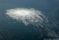 Hiện trường vụ rò rỉ khí đốt từ đường ống Nord Stream 2. Ảnh: Reuters.