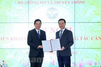 Ông Lê Quang Tự Do (trái) được bổ nhiệm làm Cục trưởng Cục Phát thanh, Truyền hình và Thông tin điện tử. (Ảnh: Lê Anh Dũng/Vietnam+)