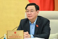 Chủ tịch Quốc hội Vương Đình Huệ phát biểu tại phiên họp.