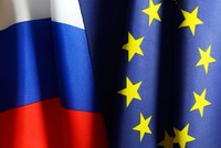 Cờ Nga và EU. Ảnh: Getty.