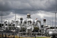 Hệ thống đường ống tại trạm OGE, một trong những trạm trung chuyển khí đốt lớn nhất châu Âu, ở Werne, Đức. (Ảnh: AFP/TTXVN)