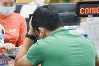 Cung tiền giảm, hút tiền từ chứng khoán