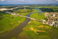 Một đoạn sông Bàn Thạch qua Phú Yên nhìn từ trên cao.