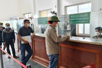 Người dân làm thủ tục xuất cảnh tại cửa khẩu Nậm Cắn, tỉnh Nghệ An. Ảnh minh hoạ.