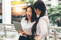 Người tiêu dùng đang chuyển sang môi trường số rất nhanh chóng nhờ sự phổ biến của thiết bị thông minh.