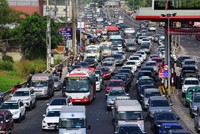 Hạ tầng giao thông Vùng Đông Nam Bộ dù đã được đầu tư hiện đại, đồng bộ nhưng chưa theo kịp nhu cầu