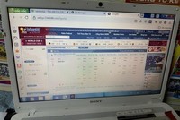 Máy tính tang vật phục vụ việc cá độ bóng đá World cup 2022 tại nhà Huỳnh Ngọc Quang. (Nguồn: Công an cung cấp).