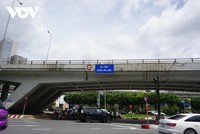 Sở GTVT TP.HCM yêu cầu khắc phục sự cố cầu vượt Nguyễn Hữu Cảnh trước Tết dương.