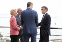 Lãnh đạo Pháp, Tây Ban Nha, Bồ Đào Nha và EU tại Thượng đỉnh Địa Trung Hải. Ảnh: El Pais