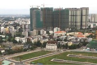 Bloomberg: Sức ép từ thị trường bất động sản buộc Việt Nam phải hành động trước khi quá muộn