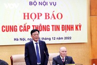 Thứ trưởng Bộ Nội vụ Nguyễn Duy Thăng (trái) và Chánh Văn phòng Bộ Nội vụ Nguyễn Đăng Minh.