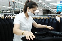 Để giữ chân 12.000 lao động, May 10 phải chấp nhận đơn hàng đòi hỏi chất lượng cao hơn, số lượng nhỏ lẻ hơn.